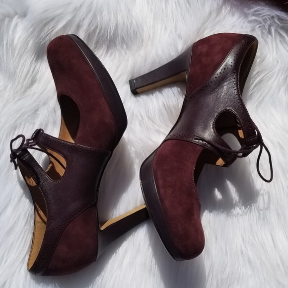 Feminine Leather/Suede Mary Janes - Picture 3 of 7